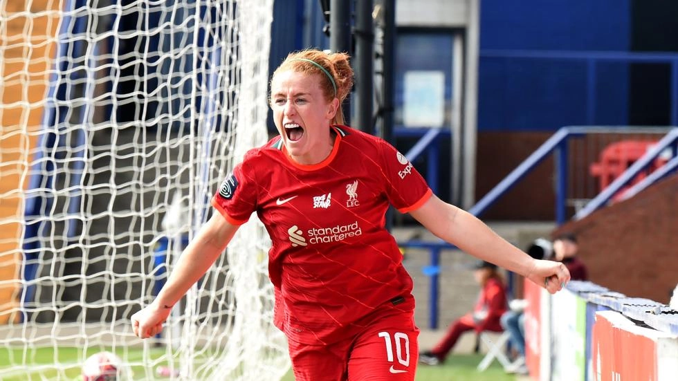 Rachel Furness announces retirement from football